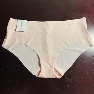 New with tags size L Calvin Klein hipster panties